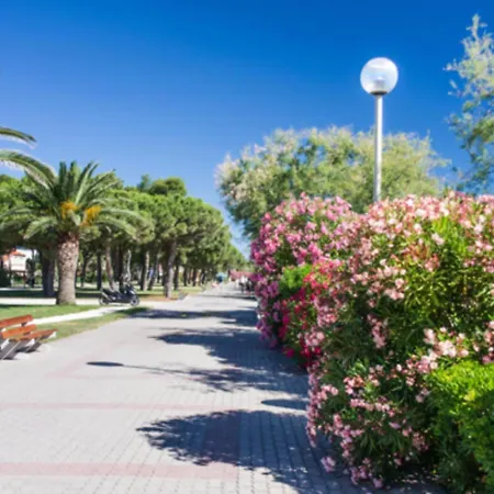 Renove, 1ere Ligne De Plage, Terrasse Privee Avec Barbecue, Climatisation, Proche Commerces - Fr-1-732-13 Apartment Argeles-sur-Mer