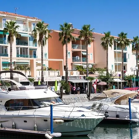 Renove, 1ere Ligne De Plage, Terrasse Privee Avec Barbecue, Climatisation, Proche Commerces - Fr-1-732-13 *